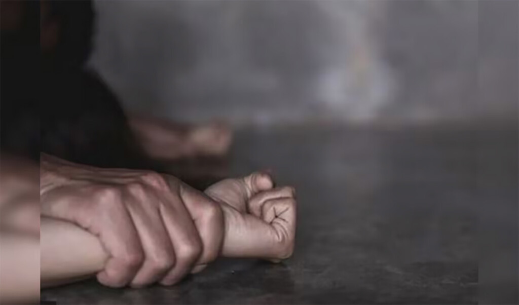grandfather arrested on rape charge of granddaughter allegedly by luring her with a toy Grandfather arrested on rape charge of granddaughter, allegedly by luring her with a toy