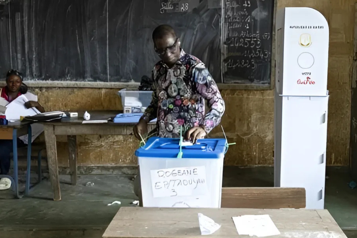 Guineans Approve New Constitution by Wide Margin, Pave Way for Elections