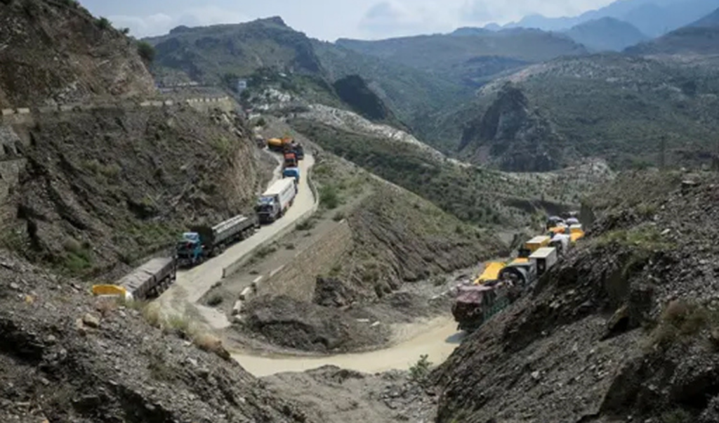 Heavy Clashes' Reported at Afghanistan–Pakistan Border: Taliban Forces 3 heavy clashes reported at afghanistanpakistan border taliban forces Heavy Clashes' Reported at Afghanistan–Pakistan Border: Taliban Forces