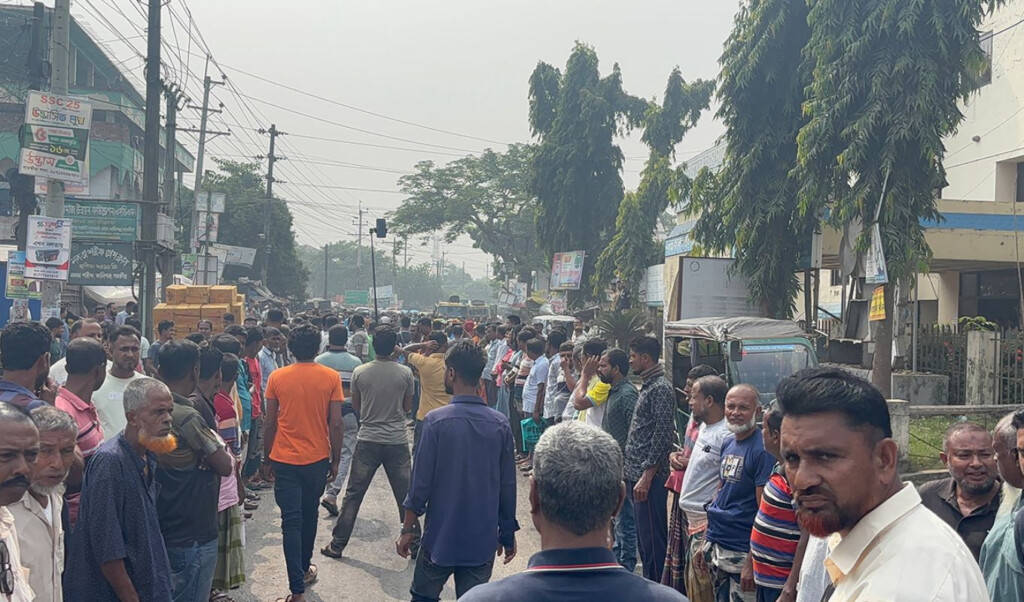 highway blockade and protest in satkhira Highway blockade and protest in Satkhira