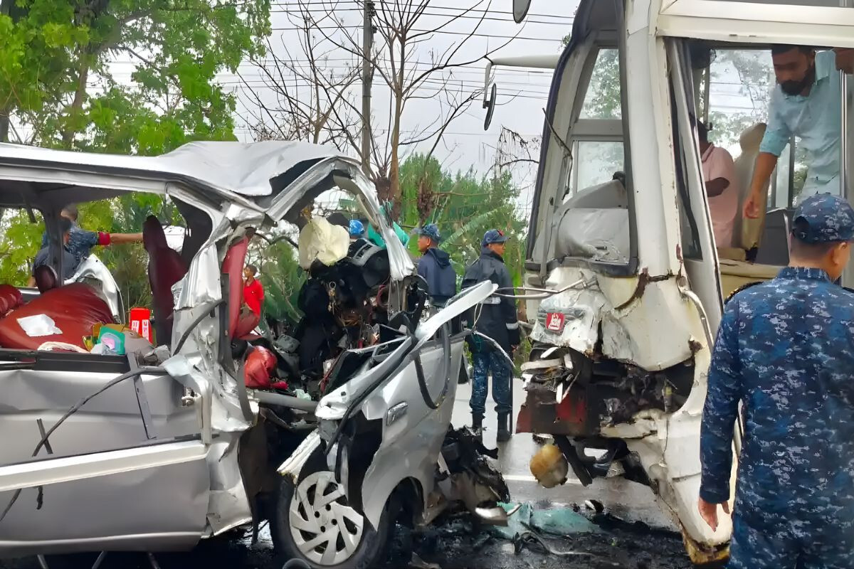 Horrific Bus-Microbus Collision Kills 13 in Bagerhat