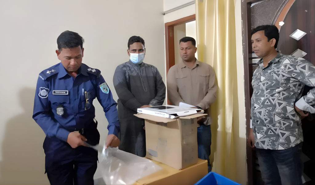 Hospital Storekeeper Arrested Smuggling Government Medicines 2 hospital storekeeper arrested smuggling government medicines Hospital Storekeeper Arrested Smuggling Government Medicines