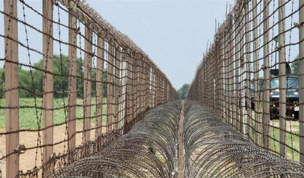 india plans to install new barbed wire fencing along bangladesh border India plans to install new barbed-wire fencing along Bangladesh border
