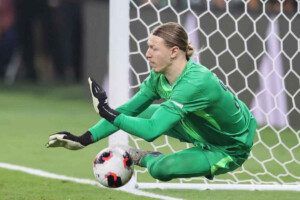 Injured PSG Goalkeeper Delivers Heroic Performance In Final