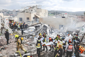 Iran After Khamenei: Region on Edge