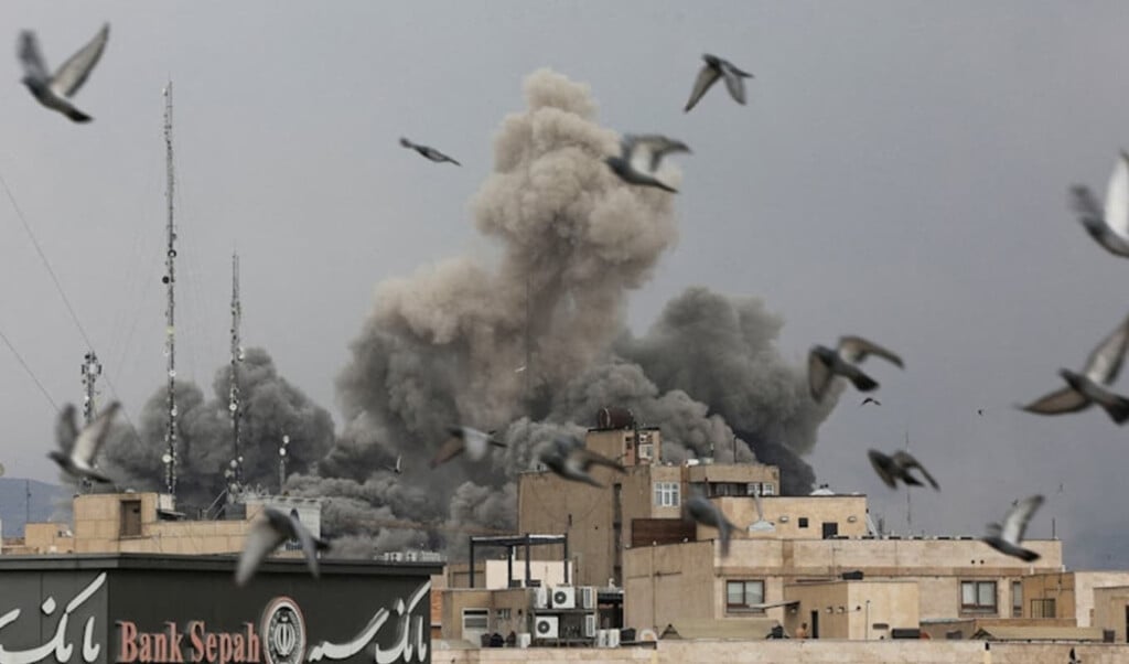 Iran Rocked by Earthquake Amid Ongoing Conflict 3 iran rocked by earthquake amid ongoing conflict Iran Rocked by Earthquake Amid Ongoing Conflict