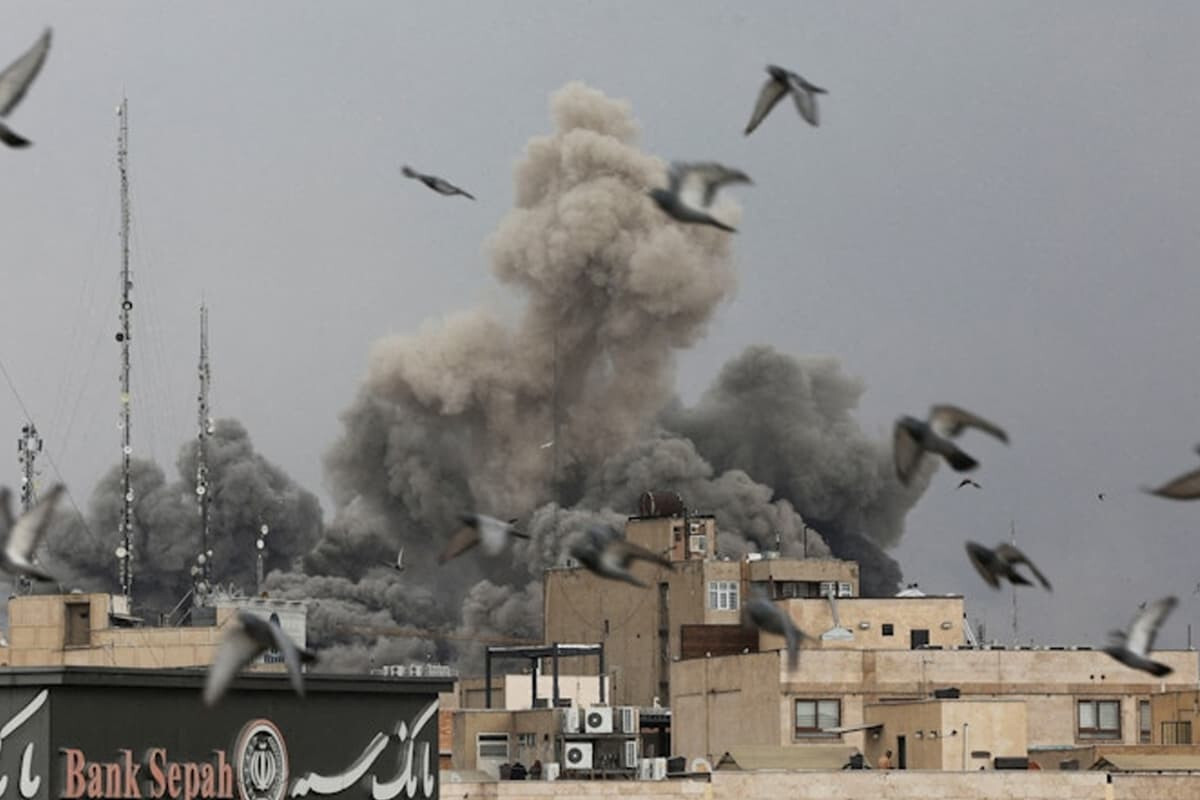 Iran Rocked by Earthquake Amid Ongoing Conflict