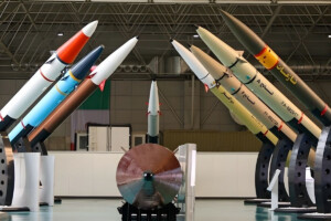 Iran secretly boosting power, signs missile deal with Russia