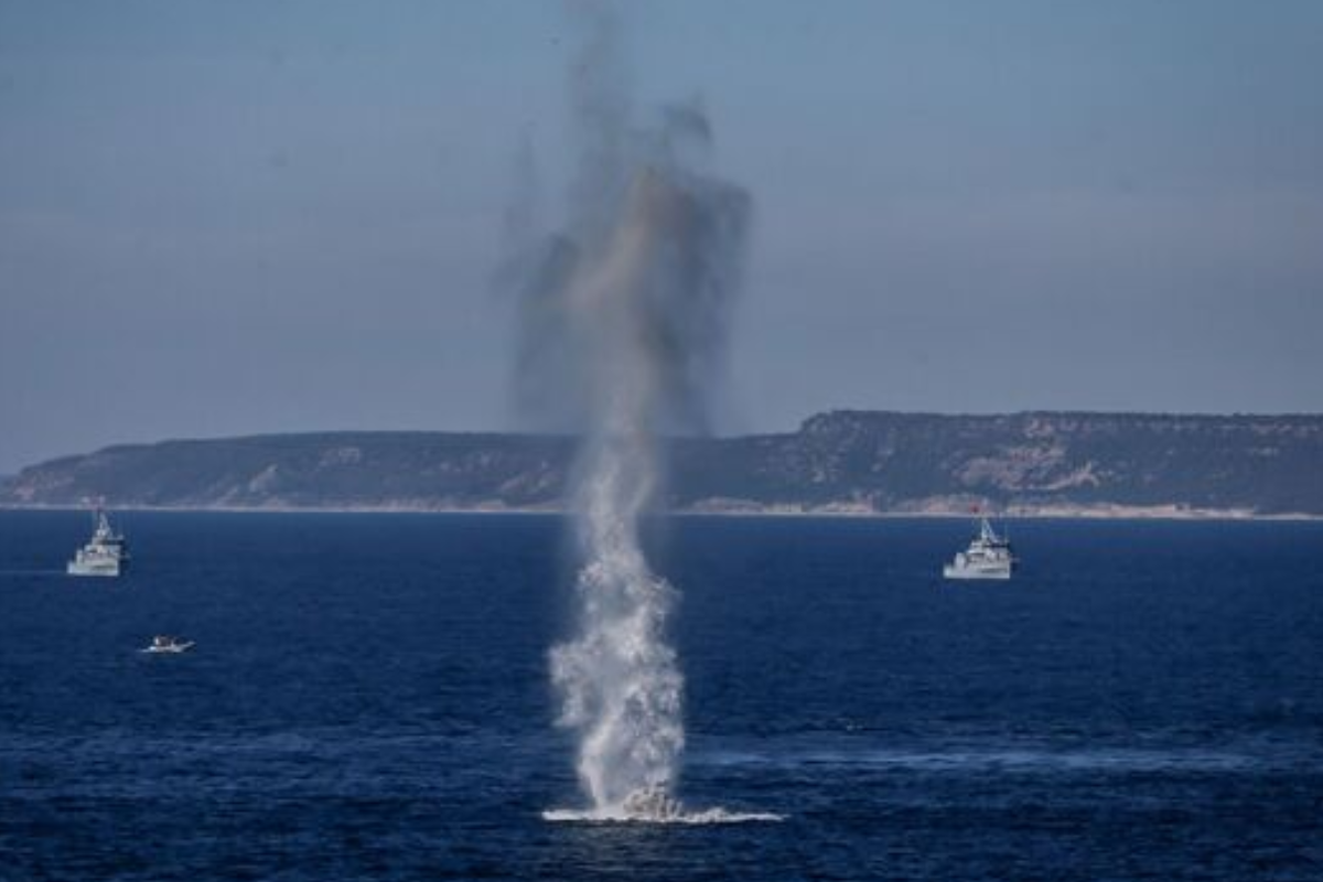 Iran Threatens Mines in Persian Gulf Amid Escalation