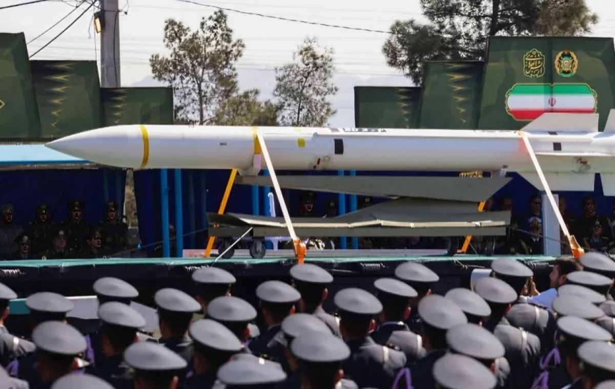 Iran Warns of New Missile Deployment if Israel Strikes Again