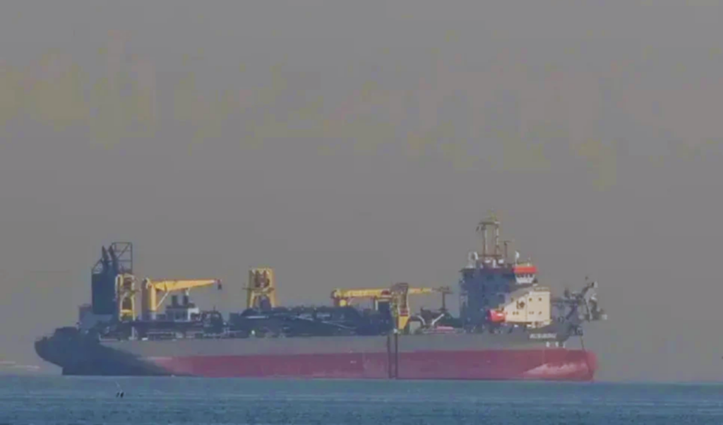 iranian attack hits oil tanker four injured Iranian Attack Hits Oil Tanker, Four Injured
