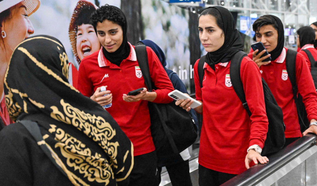 iranian footballer rejects asylum in australia Iranian Footballer Rejects Asylum in Australia