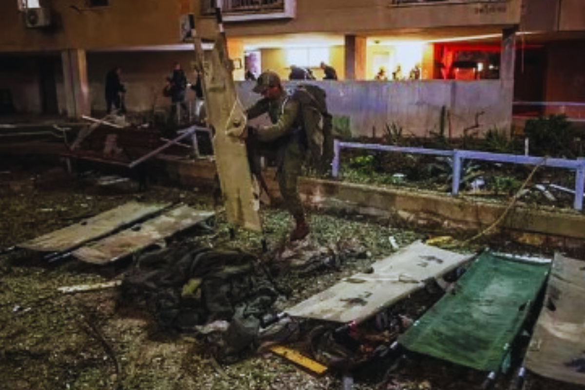 Iranian missile strike hits Arad, more than fifty injured