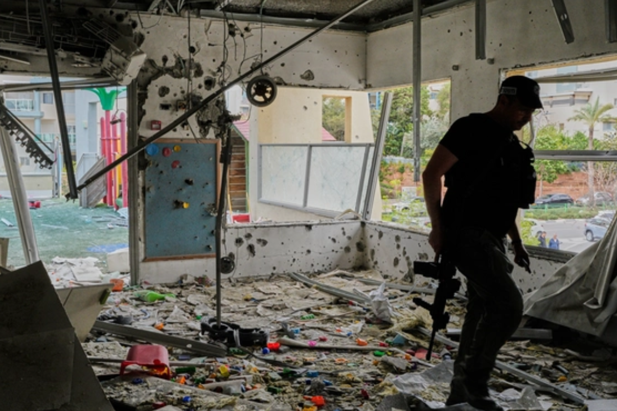 Iranian Missile Strikes Near Israeli Nuclear Facility