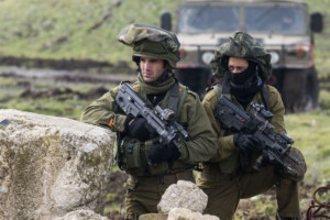 Israel Plans to Arm 10,000 Reserve Soldiers at Home