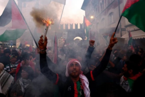 Italian Pro-Palestinian Activists Clash with Police Ahead of World Cup Qualifier