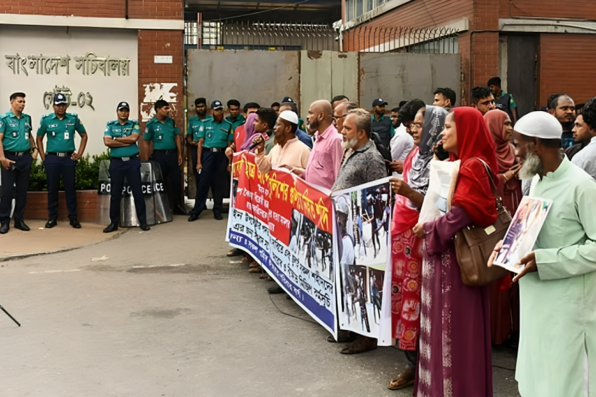 July Martyrs’ Families and Injured Protesters Issue ‘Ultimatum’ to Legal Adviser Asif Nazrul