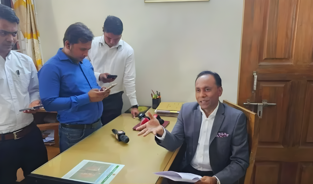 land minister finds office empty on surprise visit Land Minister Finds Office Empty on Surprise Visit