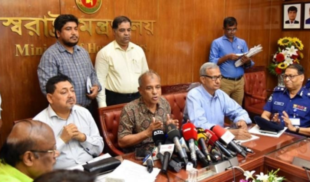 law enforcement to be deployed at puja pandals from wednesday home adviser Law Enforcement to Be Deployed at Puja Pandals from Wednesday: Home Adviser