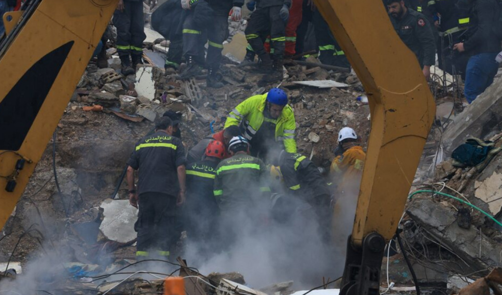 lebanese building collapse kills fourteen Lebanese Building Collapse Kills Fourteen