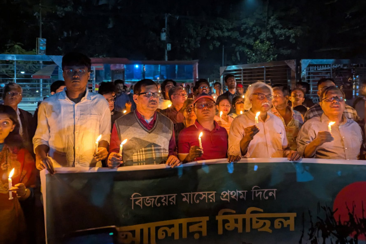 Light Procession Marks the First Day of Great Victory Month
