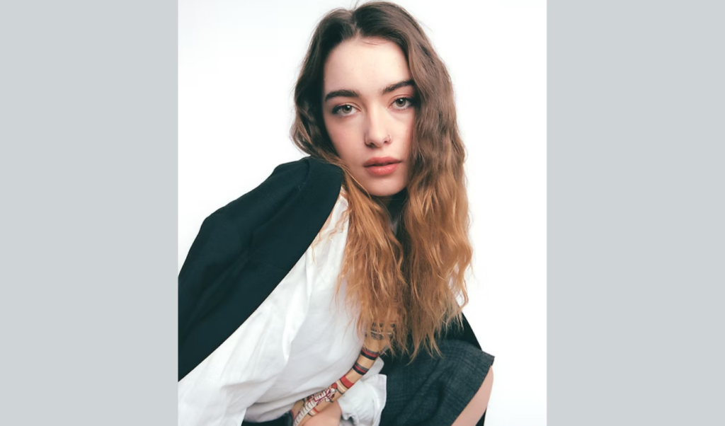 liv bloores haunting debut the darling song explores love and longing Liv Bloore’s Haunting Debut "The Darling Song" Explores Love and Longing