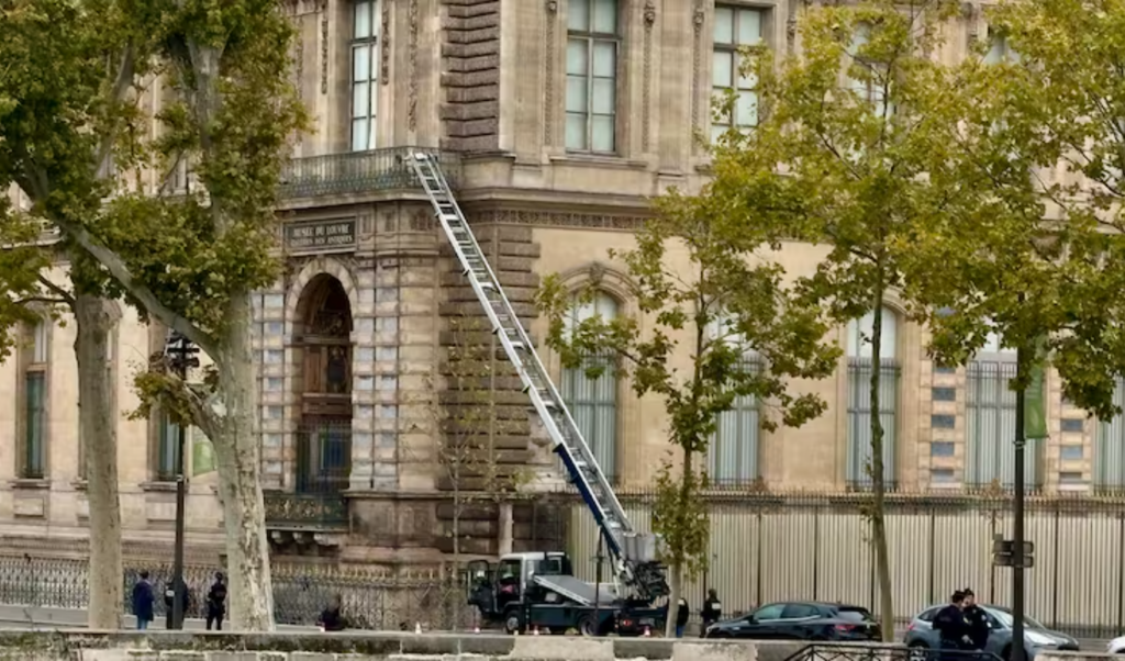 louvre museum to remain closed on monday following daring crown jewels heist Louvre Museum to Remain Closed on Monday Following Daring Crown Jewels Heist