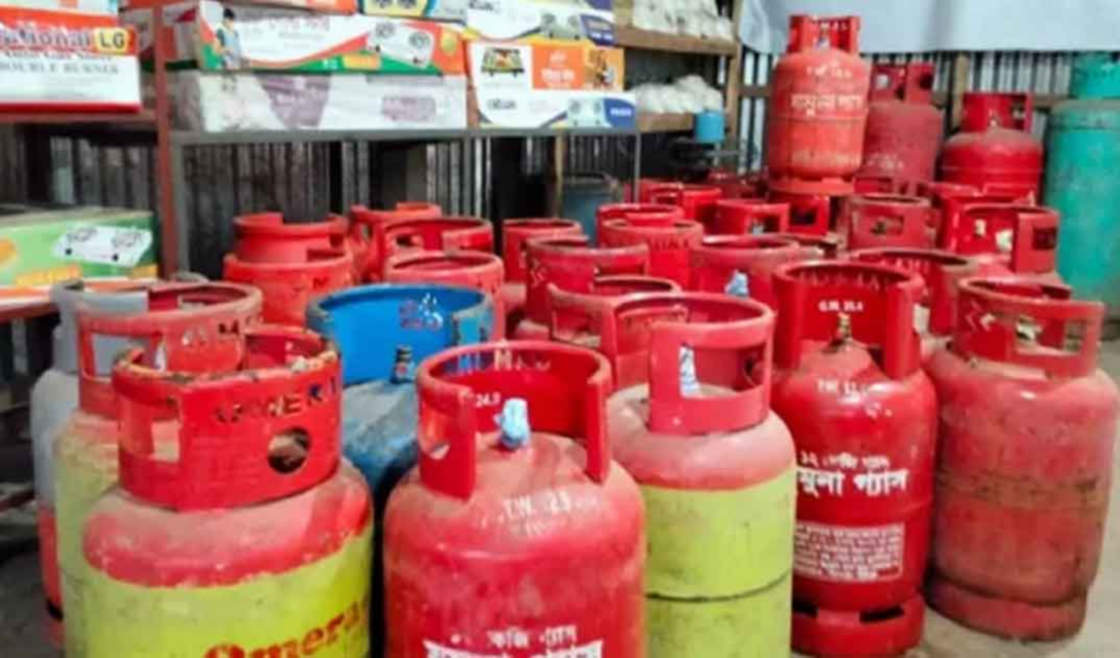 lpg shortage hits dhaka prices surge sharply LPG Shortage Hits Dhaka, Prices Surge Sharply