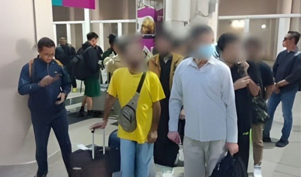 malaysia sends 135 foreigners including bangladeshis back to their countries Malaysia sends 135 foreigners, including Bangladeshis, back to their countries