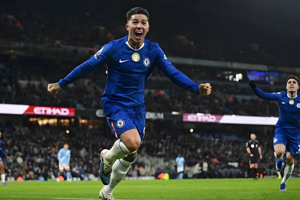 Manchester City settle for a draw with a last-minute goal