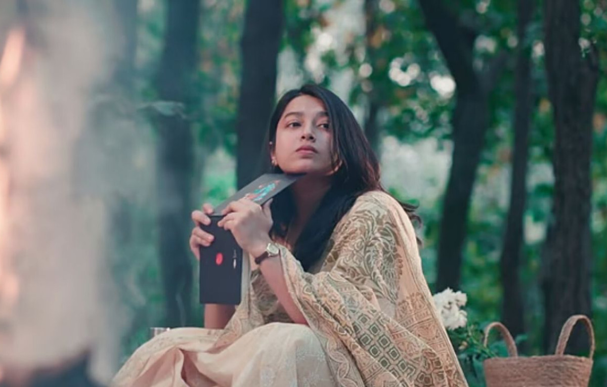 Masha Islam Captivates Listeners With “Shraboni Rod”