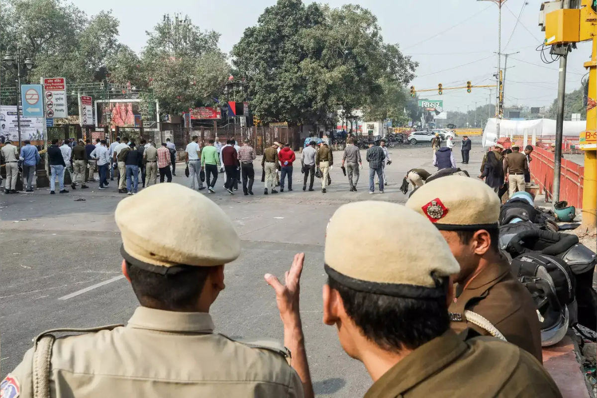 Mass Arrests in Kashmir Following Explosion in Delhi