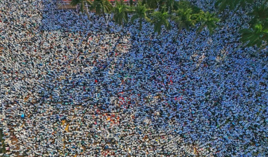Massive Crowd Gathers at Khatm-e-Nubuwwat Grand Conference in Suhrawardy 2 massive crowd gathers at khatm e nubuwwat grand conference in suhrawardy Massive Crowd Gathers at Khatm-e-Nubuwwat Grand Conference in Suhrawardy