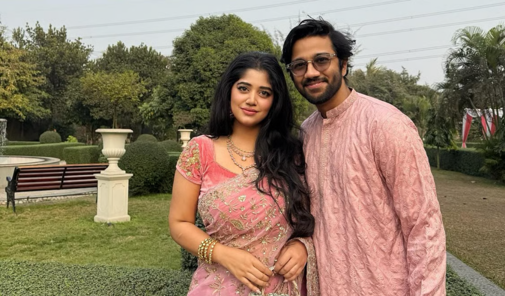 matching rose pink outfits steal rafsan jefer wedding Matching Rose-Pink Outfits Steal Rafsan-Jefer Wedding