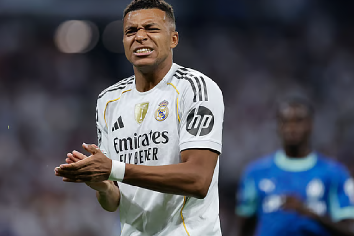 Mbappé Faces Three-Week Absence After Knee Setback