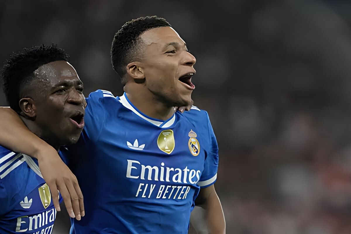 Mbappe Scores Hat-Trick in Just 7 Minutes!