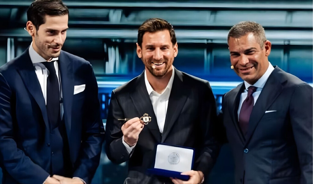 Messi Presented with the Key to the City of Miami 2 messi presented with the key to the city of miami Messi Presented with the Key to the City of Miami