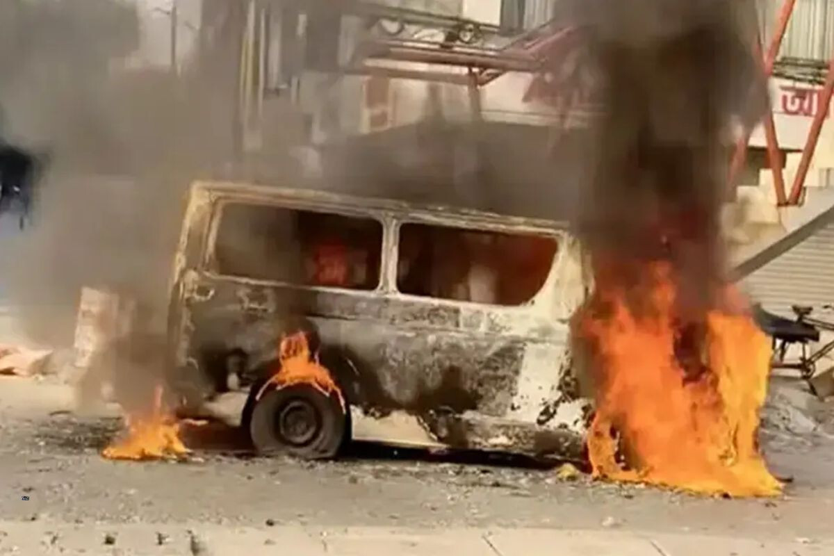 Microbus Catches Fire on Jasim Uddin Road in Uttara