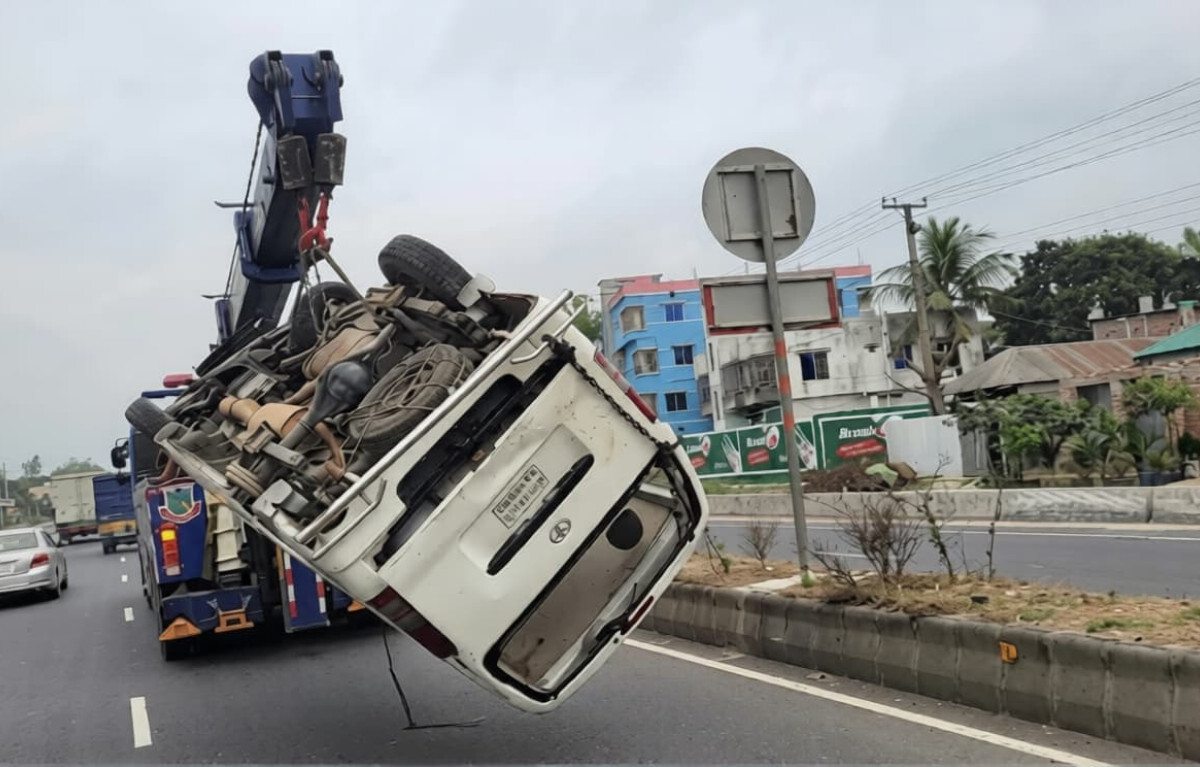 Microbus Cylinder Explosion Kills Three