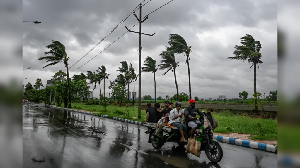 midday storm alert for six districts Midday Storm Alert for Six Districts