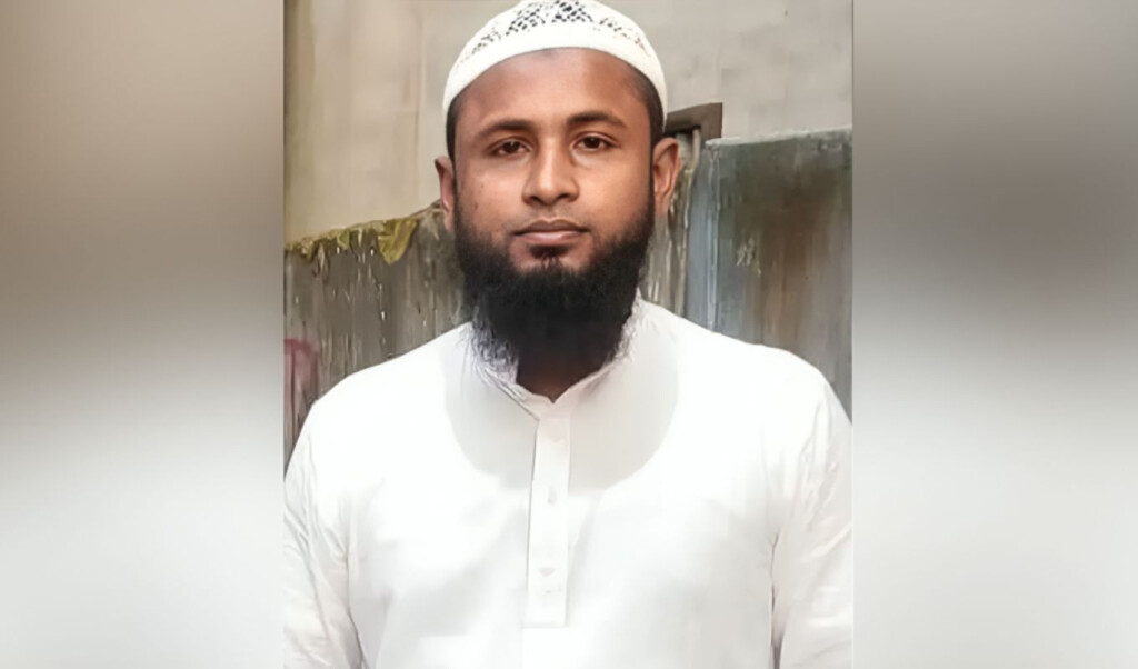 miscreants hacked a youth to death and escaped abandoning their motorbike Miscreants hacked a youth to death and escaped, abandoning their motorbike.