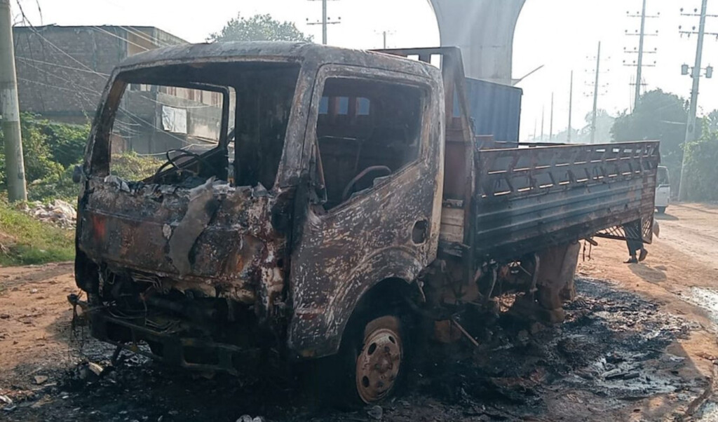 miscreants set fire to a pickup van parked beside the road in ashulia Miscreants set fire to a pickup van parked beside the road in Ashulia