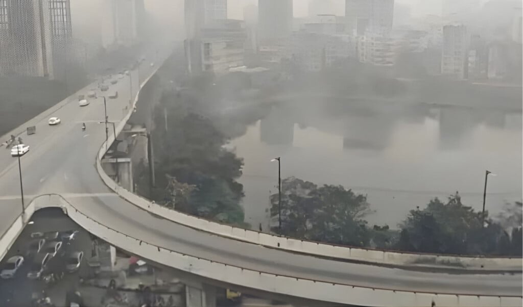 misty morning but no chill shock for dhaka residents Misty Morning, But No Chill Shock for Dhaka Residents