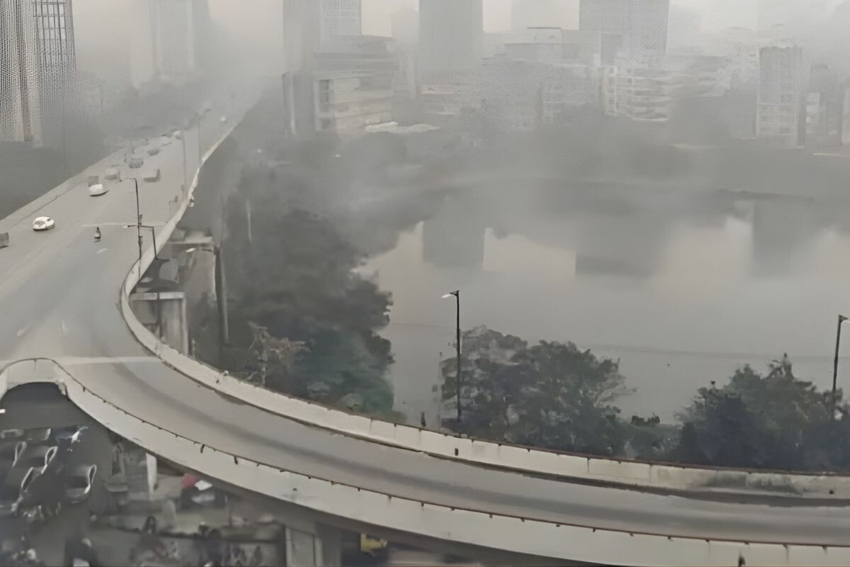 Misty Morning, But No Chill Shock for Dhaka Residents