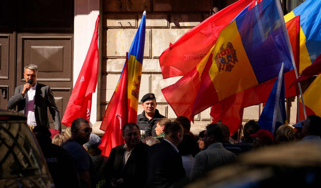moldovans cast votes in tense parliamentary elections amid eu russia divide Moldovans Cast Votes in Tense Parliamentary Elections Amid EU-Russia Divide