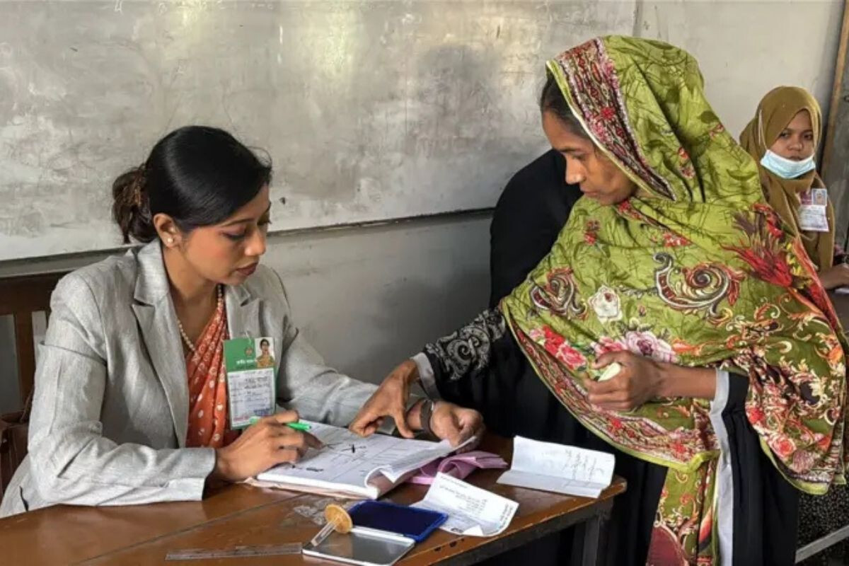 Morning Lull Marks Polling Day