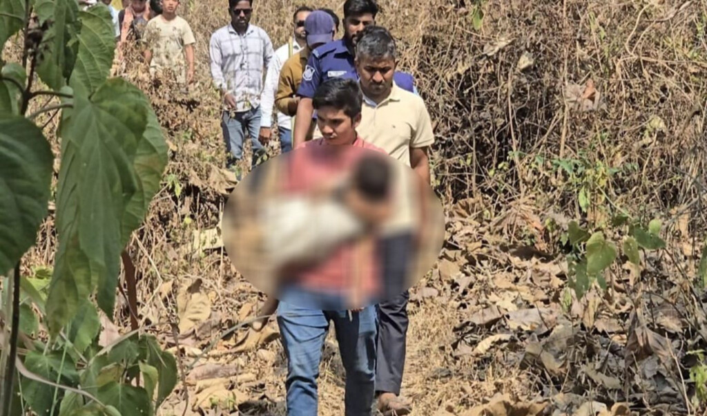 mother and daughter found dead at hill base in bandarban Mother and Daughter Found Dead at Hill Base in Bandarban