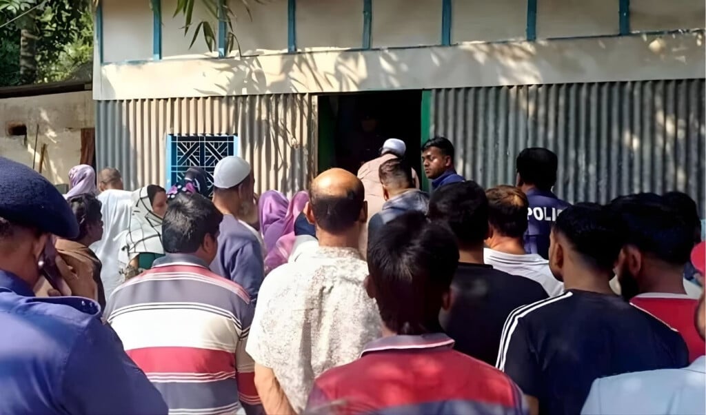 mother and daughter found dead in munshiganj home Mother and daughter found dead in Munshiganj home