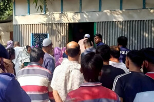 Mother and daughter found dead in Munshiganj home