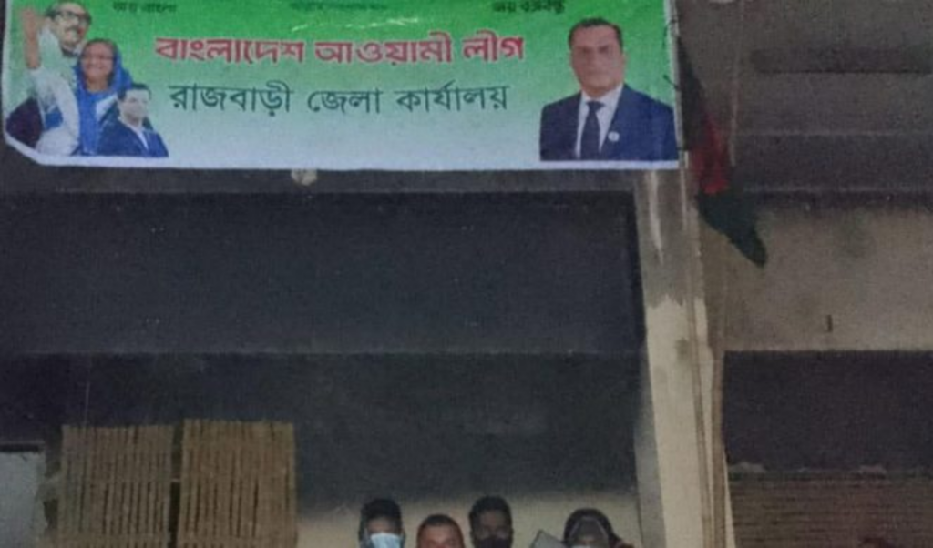 mujib hasina images hung in rajbari office Mujib-Hasina Images Hung in Rajbari Office